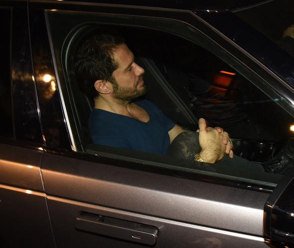 Hem evli hem çapkın! Flaşlar patlayınca kadınlar kaçtı - Resim: 4