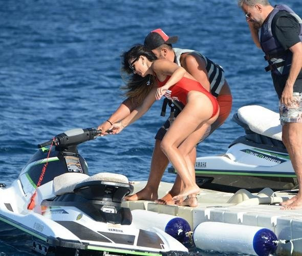 Selen Görgüzel ve Hamdi Alkan korkutan jet ski kazası  - Resim: 1