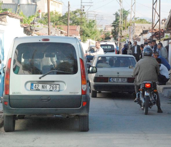 Uyuyan kardeşini öldürdü - Resim: 4