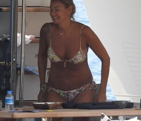 Bikinisini giyip kameralara gülümsedi - Resim: 4