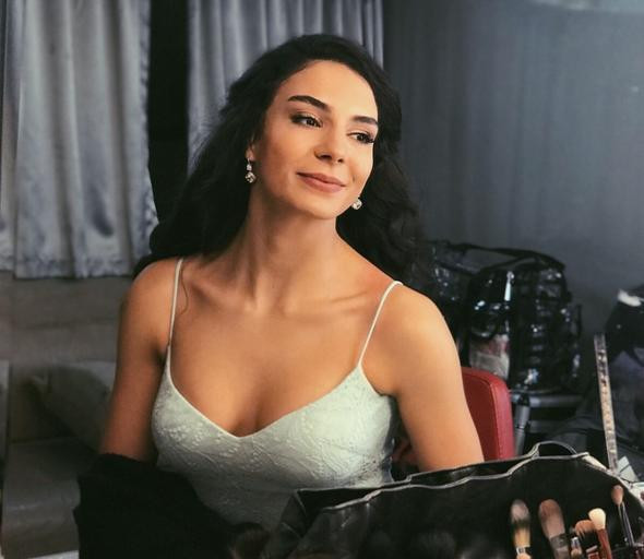 Söz'ün yıldızı İstanbullu Gelin'in oyuncusuyla yakalandı - Resim: 4