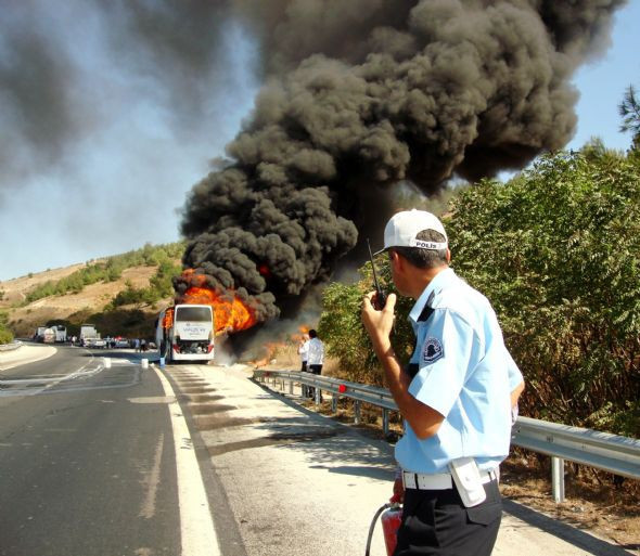 Otoyolda alev alev yandı - Resim: 3