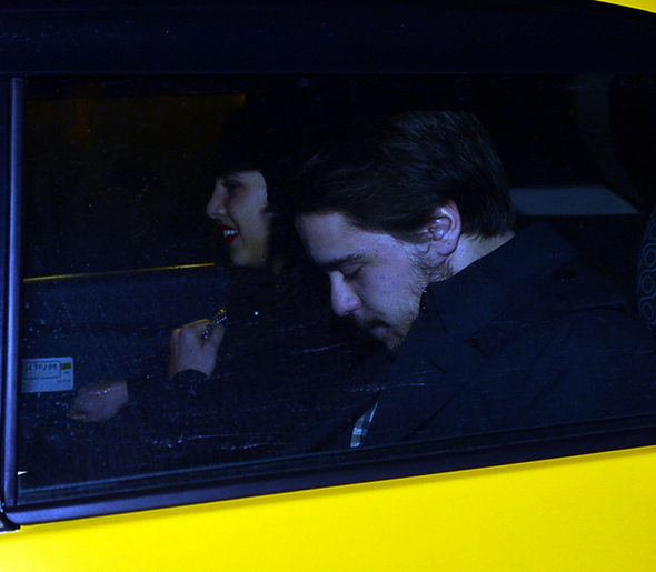 İlk kez görüntülendi! Sevgilisinin yanında espriyi patlattı - Resim: 3