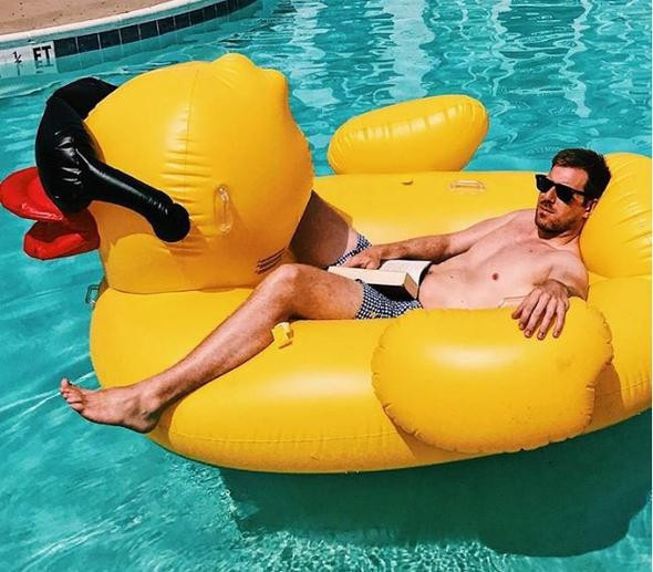 Bu yakışıklılar diğerlerinden farkı bakın niye - Resim: 3