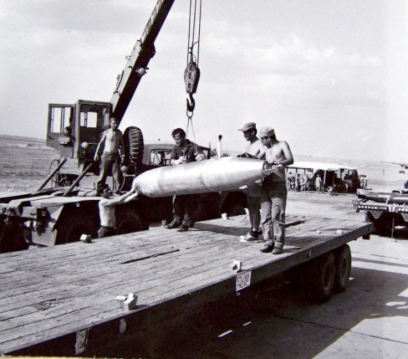 Kıbrıs Barış Harekatından hiç görülmemiş kareler - Resim: 1