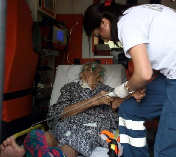 Diri diri yanmaktan son anda kurtuldular - Resim: 1