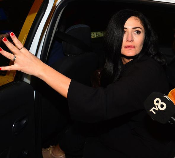 Ev partisinden zil zurna sarhoş çıktı muhabirlere çattı!  - Resim: 2