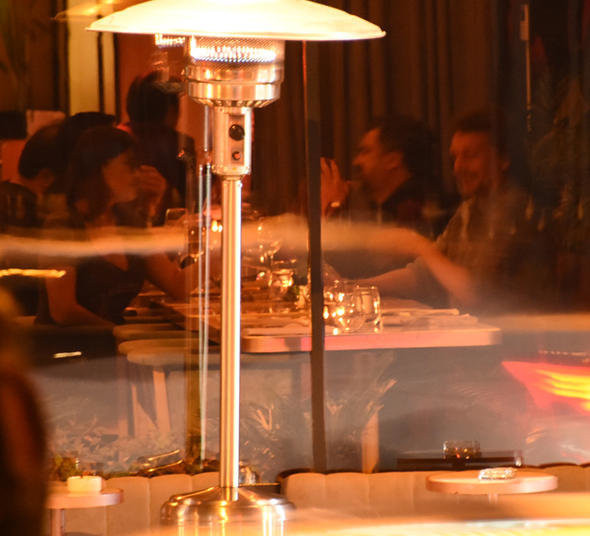 Nurgül Yeşilçay görüntülendiğini fark edince bakın ne yaptı! - Resim: 3