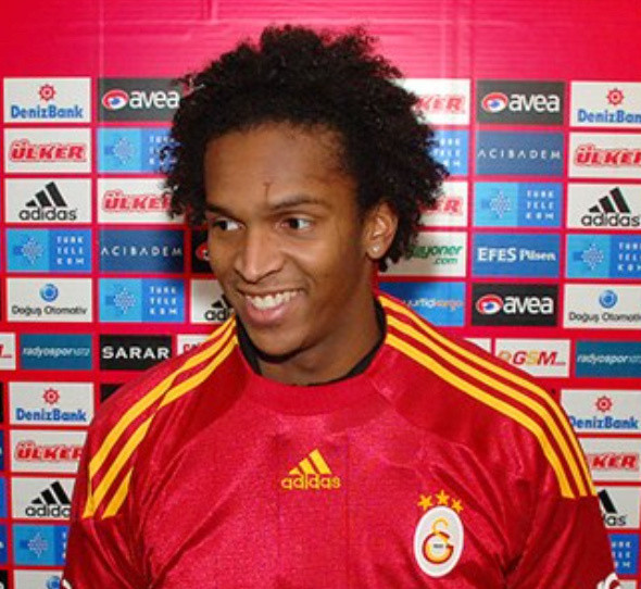 Galatasaray'ın eski yıldızı partide tutuklandı - Resim: 1