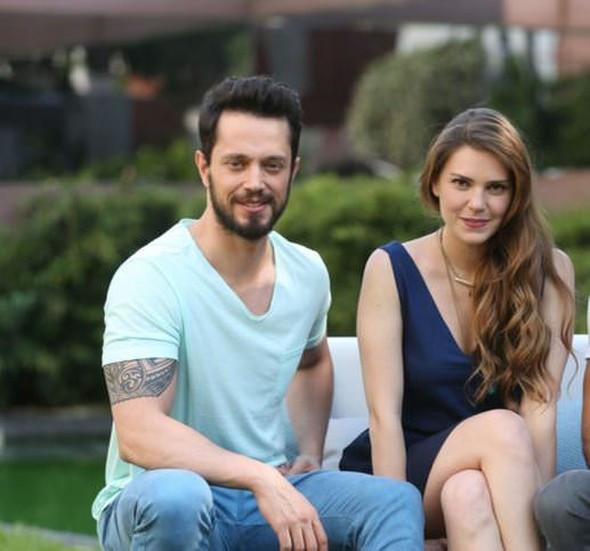 Yeni diziye sevgilisi çalıştırdı - Resim: 3