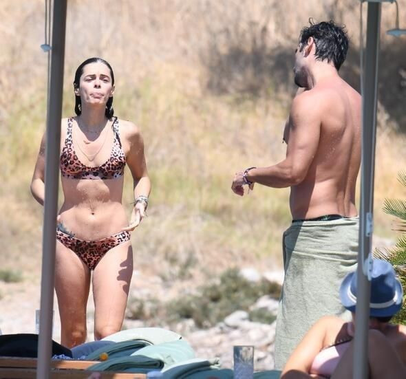 Kadın dizisinin yıldızı Özge Özpirinçci bikinili yakalanınca bakın ne yaptı - Resim: 2