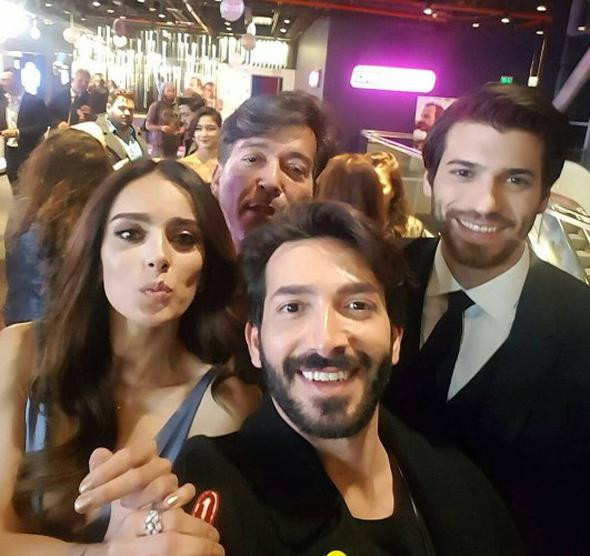 Yasmin cesur minisiyle gözleri şaşı etti - Resim: 2