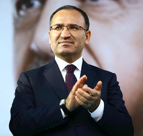 Bekir Bozdağ çocukları oğlu Alperen Bozdağ kimdir, ne iş yapıyor? - Resim: 0