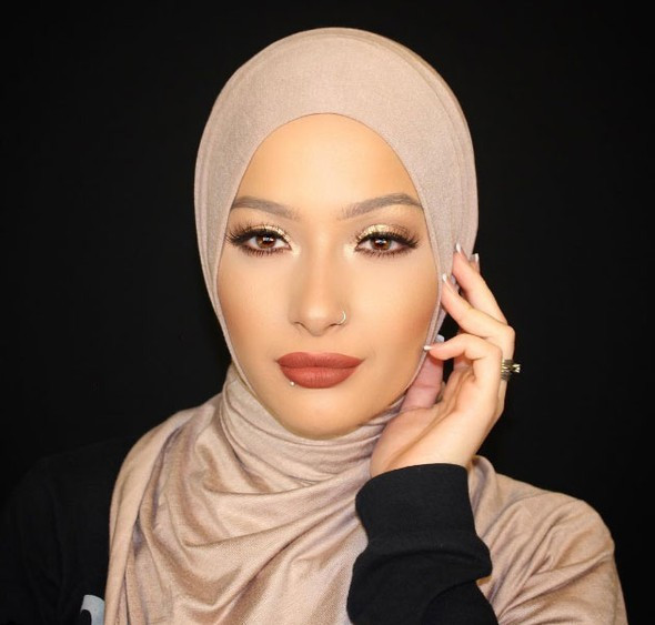 Başörtülü Moda blogger'ı ortalığı yıkıp geçiyor - Resim: 1