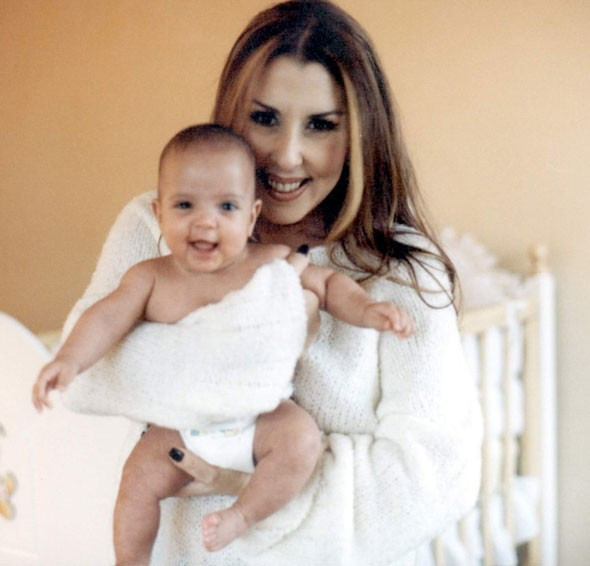 Küçük kızı büyüdü boyunu geçti - Resim: 4