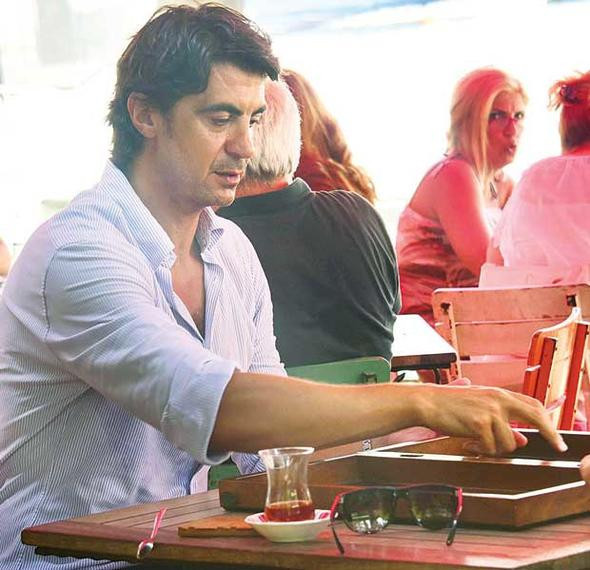 'Annemle kendimizi odamıza kitliyorduk' demişti! İbo'dan olay gönderme - Resim: 1