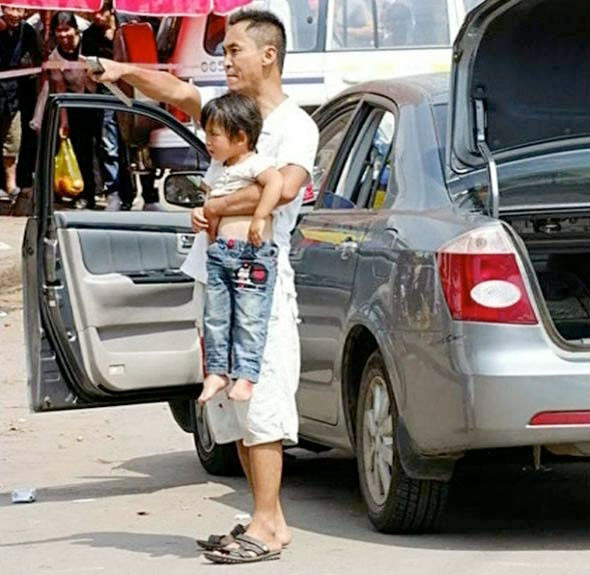 Çinli baba böyle çıldırdı - Resim: 3