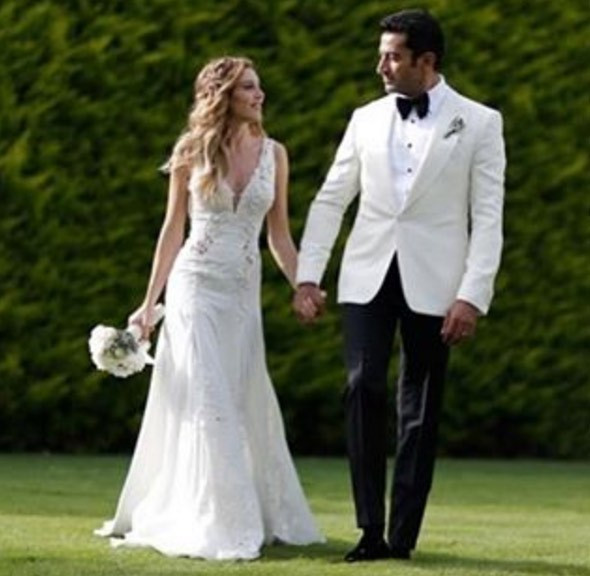 Sinem Kobal'dan Kenan İmirzalıoğlu'na düğün hediyesi dudak uçuklattı! - Resim: 2