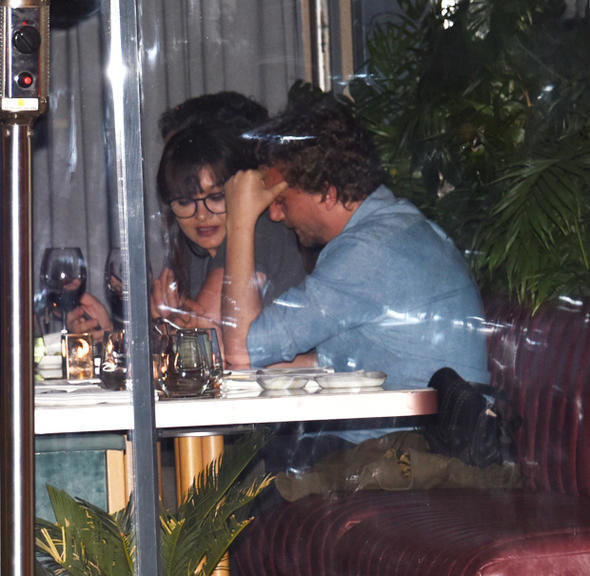 Nurgül Yeşilçay görüntülendiğini fark edince bakın ne yaptı! - Resim: 2