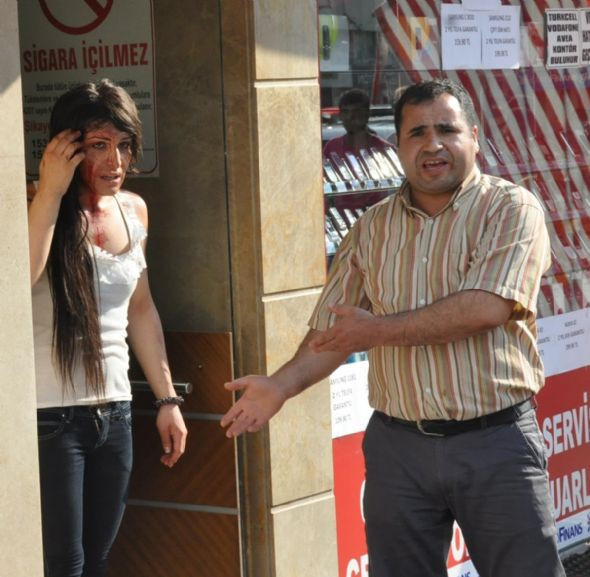 Travestilere linç girişimi - Resim: 4