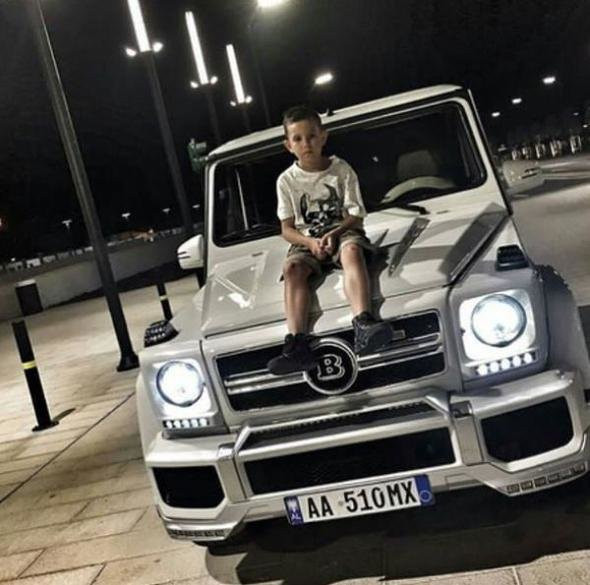 Arnavutluk'un zengin çocukları bu kadarı da olmaz dedirtti! - Resim: 2