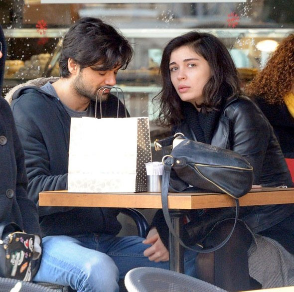 EDHO’nun Esrası dudak dudağa! Bakın gönlünü kime kaptırdı - Resim: 1