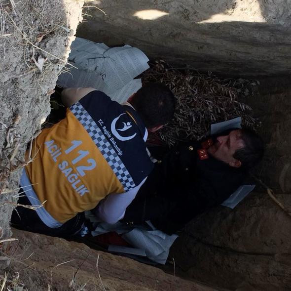 Ünlü oyuncu Cem Özer korkuttu: Hemen hastaneye kaldırıldı! - Resim: 3
