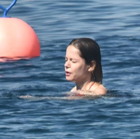 Burcu Biricik bikinili yakalanınca eşi Emre Yetkin çılgına döndü! - Resim: 2