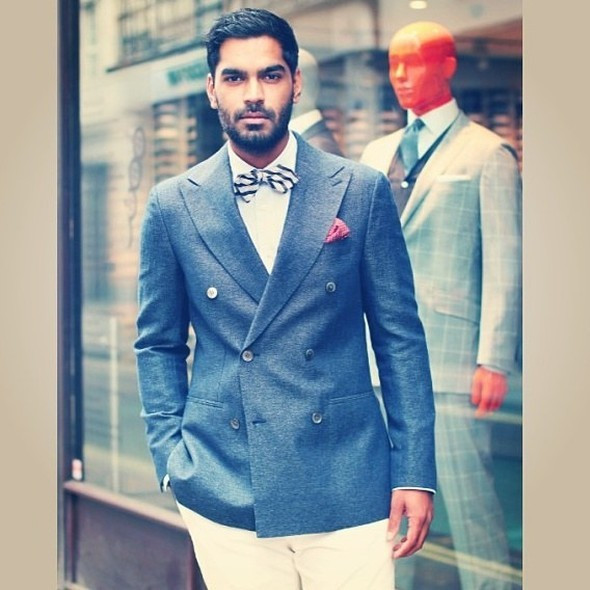 Ünlüleri görünmez yapan fular - Resim: 4