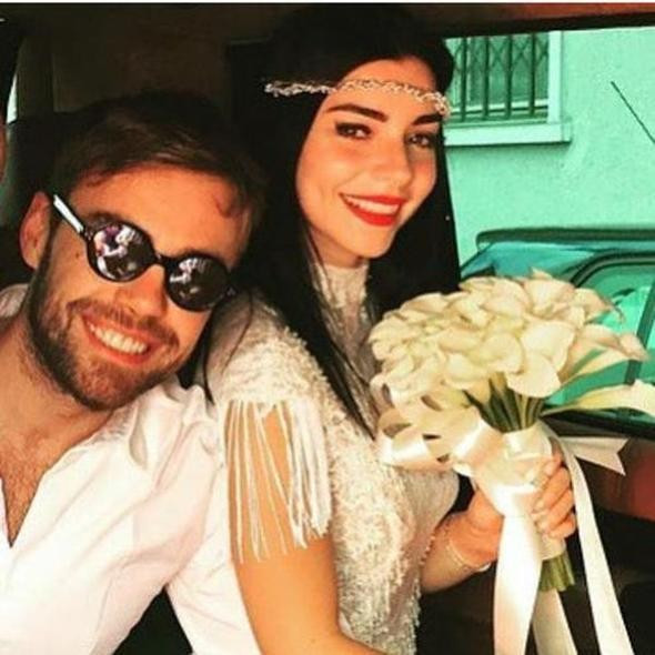 Boşanmıyoruz demişlerdi ama Merve Boluğur'un yüzüğü yok - Resim: 4