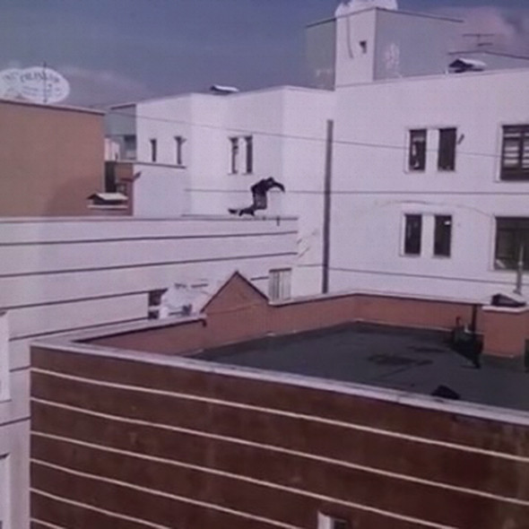 Korkunç görüntü: Damdan dama atlamada feci son! - Resim: 1