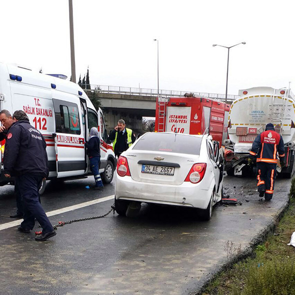 TEM’de korkunç kaza: Anne öldü, bebek ağır yaralı! - Resim: 4