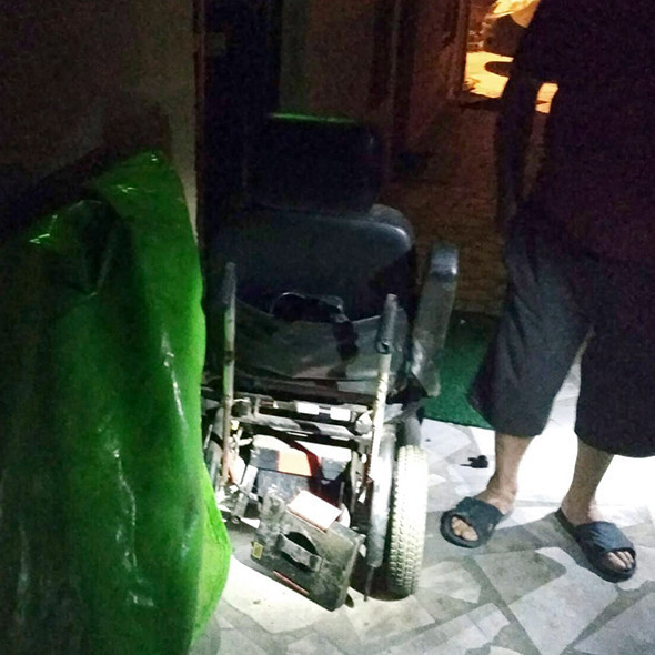 Vicdansızlar engelli aracındaki aküyü çaldılar! - Resim: 3