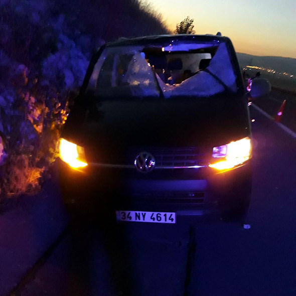 TEM'de korkunç ölüm! Kopan lastik camdan girdi ve... - Resim: 3