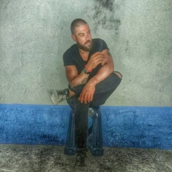 Yiğit İzik eşiyle fotoğraf paylaştı herkes annesi sandı - Resim: 3