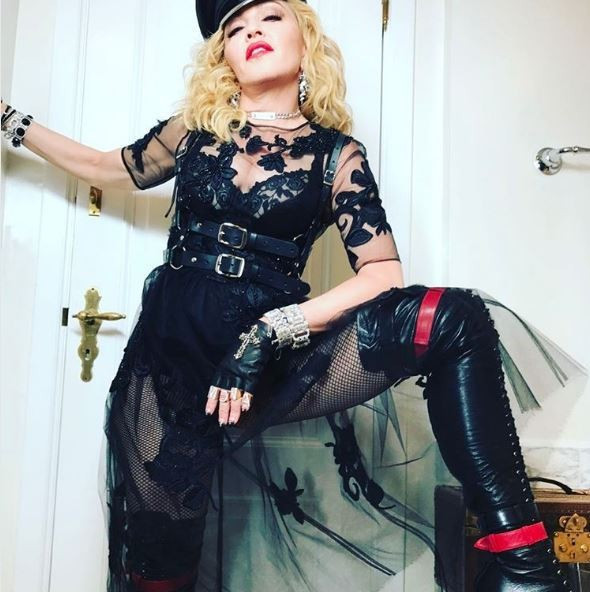 Dünyaca ünlü şarkıcı Madonna'dan çıplak paylaşım! - Resim: 4
