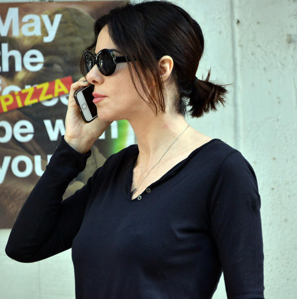 Geceyi Cem Yılmaz'ın evinde geçirmişti! İlk kez poz verdiler - Resim: 3