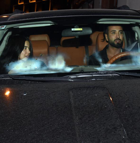 Asena yine yakalandı! Flaşlar patlayınca şoke oldu - Resim: 4