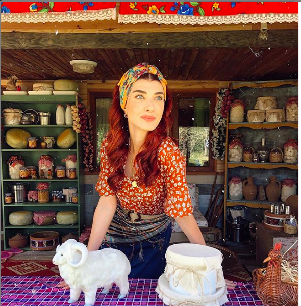 Kuzey Yıldızı Aşk'ın güzel Yıldız'ı meğer evliymiş bakın eşi çok ünlü çıktı - Resim: 3