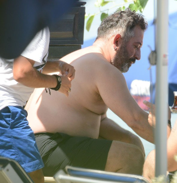 Cem Yılmaz sert konuştu "Ahlaksız ve çaresiz insanların..." - Resim: 1