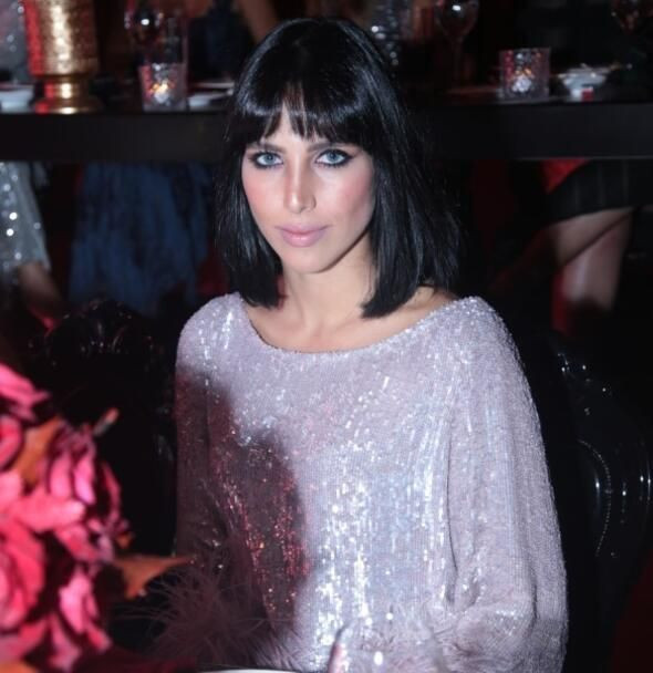 Zehra Çilingiroğlu Gülnur Güneş'in düğününde garsona benzetildi kınada büyülemişti - Resim: 3