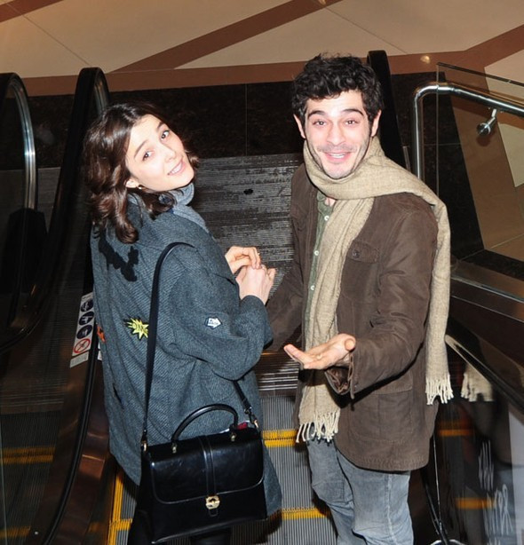 Aşk Laftan Anlamaz'ın Murat'ı dudak dudağa yakalandı - Resim: 3