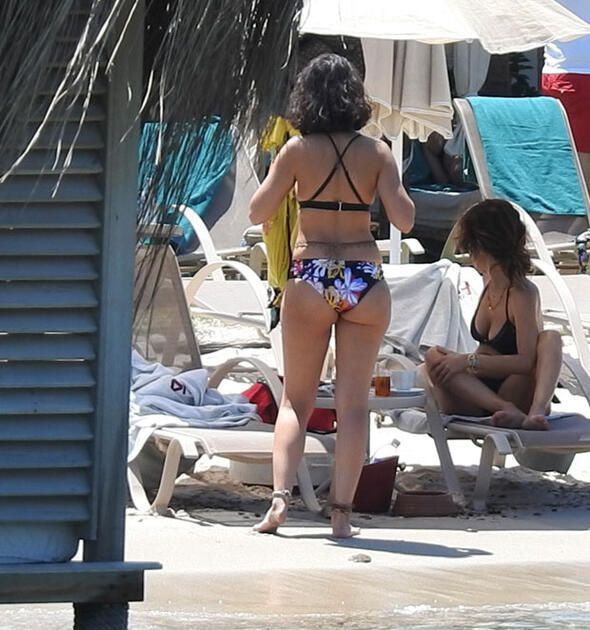 Selin Şekerci bikinili görüntülendi! Aldığı kilolarla takipçilerine pes dedirtti - Resim: 2