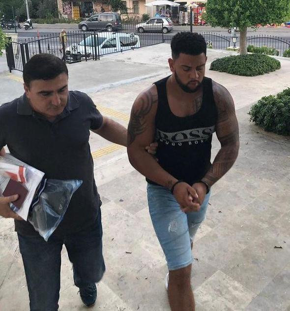 İngiliz turist vahşeti! Olay fotoğraflar yatağıma geldiğini farkedince... - Resim: 4