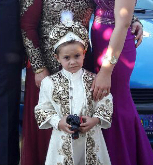 Edirne'de trafik kazasında ölen Eymen, bayramlıklarıyla uğurlandı! - Resim: 0