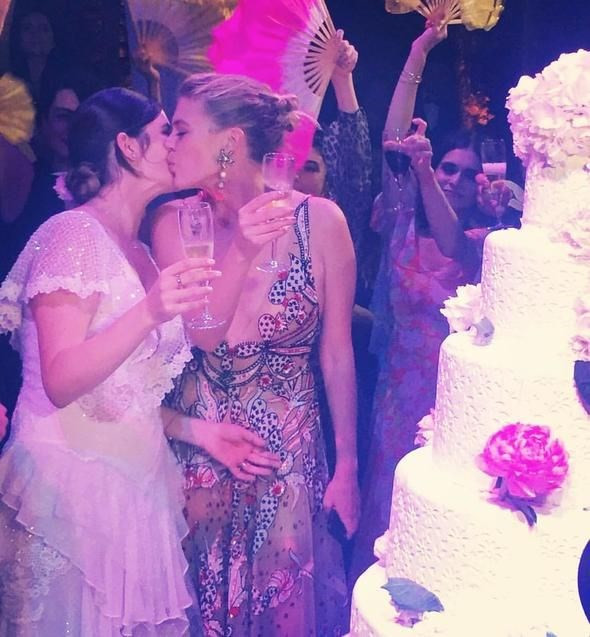 Derya Şensoy sevgilisi Sarp Levendoğlu ile kural bozdu - Resim: 2