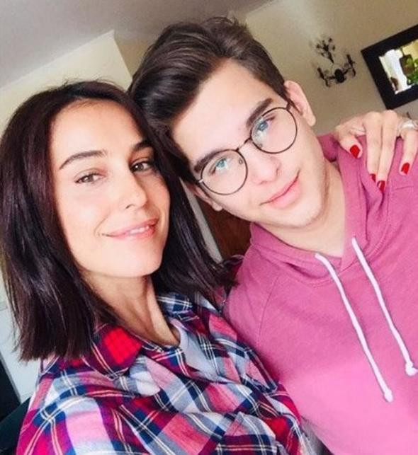 Mehmet Aslantuğ oğlu Can ile aynı sahnede - Resim: 3