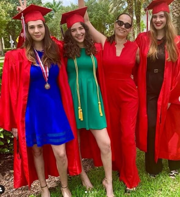 Neşe Erberk'in üçüzleri büyüdü üniversiteli oldu son halleri mest etti - Resim: 3