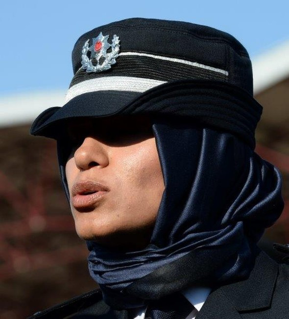 Polislerin mezuniyetinde en dikkat çeken detay! - Resim: 2