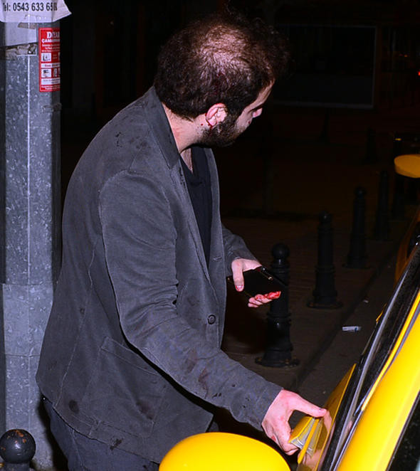 Oğuz Çetin’in oğlunu dövdüler! Kan revan içinde kaldı - Resim: 2